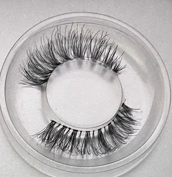 Natural clear band lashes